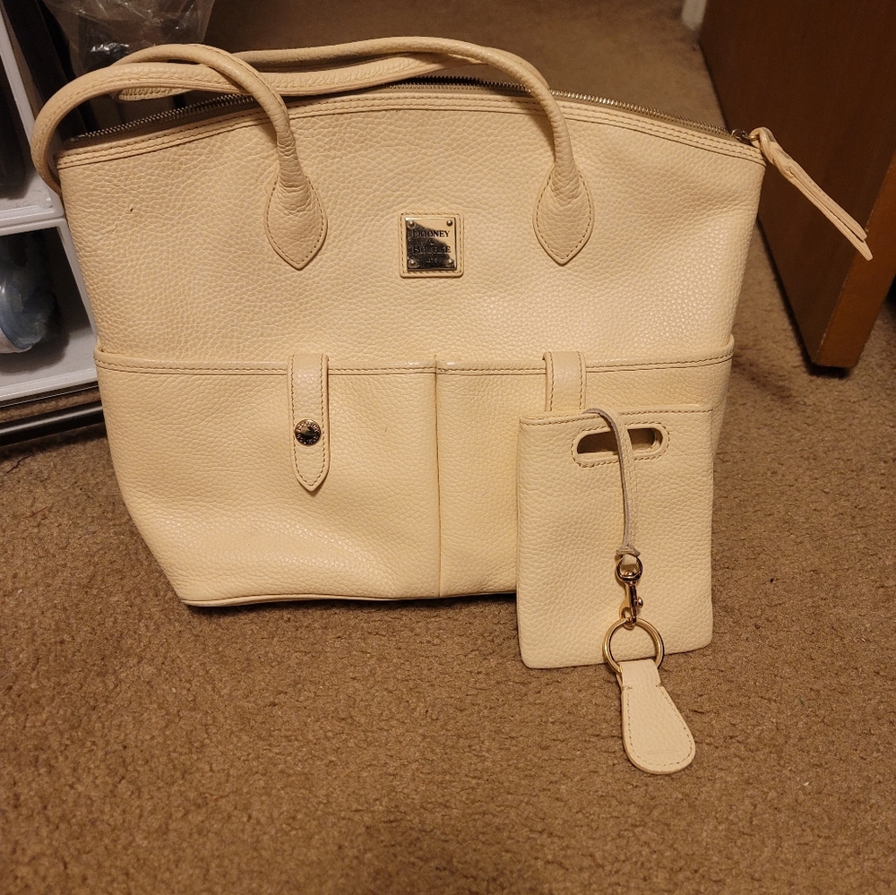 Beige Dooney & Bourke shoulder bag
